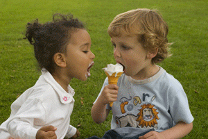 kids-eating-ice-cream-cones